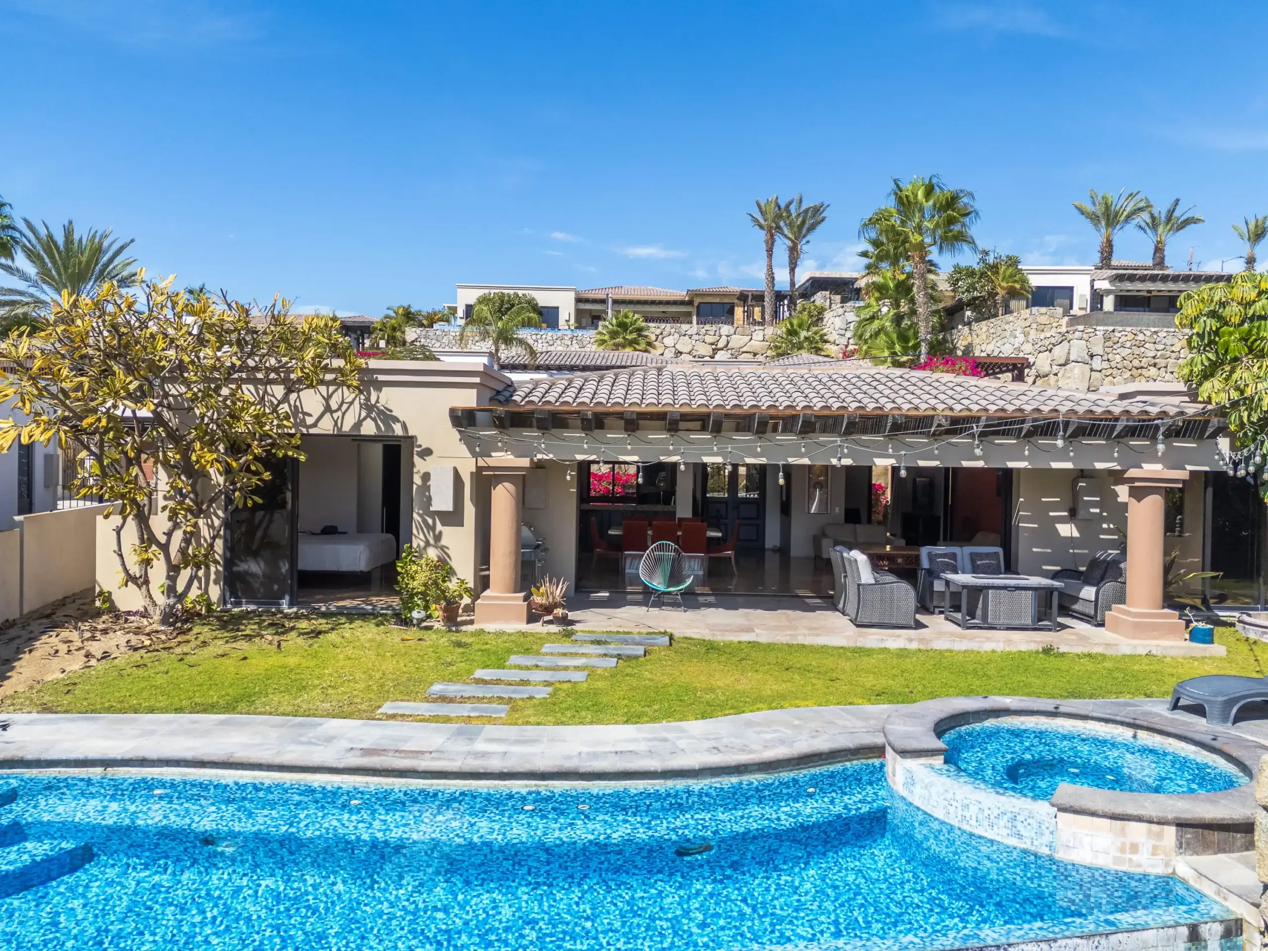 Luxury Houses in Cabo For Sale