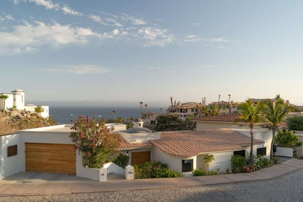 Los Cabos Santa Rosa Strategic Investment in El Zacatal: Dual-Unit Property with High ROI PotentialLocated just one block from the main Blvd. Dr. Ernesto Chánez Chávez, this property is a prime opportunity in one of San José del Cabo's high-demand rental markets. The building features two independent, spacious units designed for modern living.Unit A (2 Bedrooms): A generous layout ideal for small families or professionals. It features a full kitchen with a functional breakfast bar and a complete bathroom.Unit B (1 Bedroom): A cozy, efficient unit perfect for couples or individuals. Includes a kitchen with a built-in bar and a full bathroom. – 11 Camino Del Pacífico, Cabo San Lucas, BS