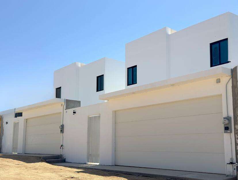 Los Cabos Camino Del Mar A unique opportunity to acquire a furnished home with 3 bedrooms, 2 and a ½ baths, 2 car garage, patio, and a rooftop with ocean, mountain and golf course – 12 Azalia, Cabo San Lucas, BS