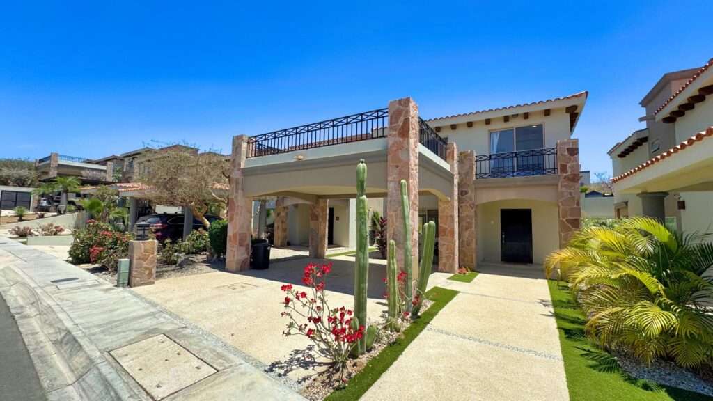 Los Cabos Vista Vela Spacious 3-bedroom, 3.5-bathroom home located just behind Soriana El Tezal. Offered unfurnished, this property features a private rooftop with ocean – 22 Las Ballenas, Cabo Corridor, BS