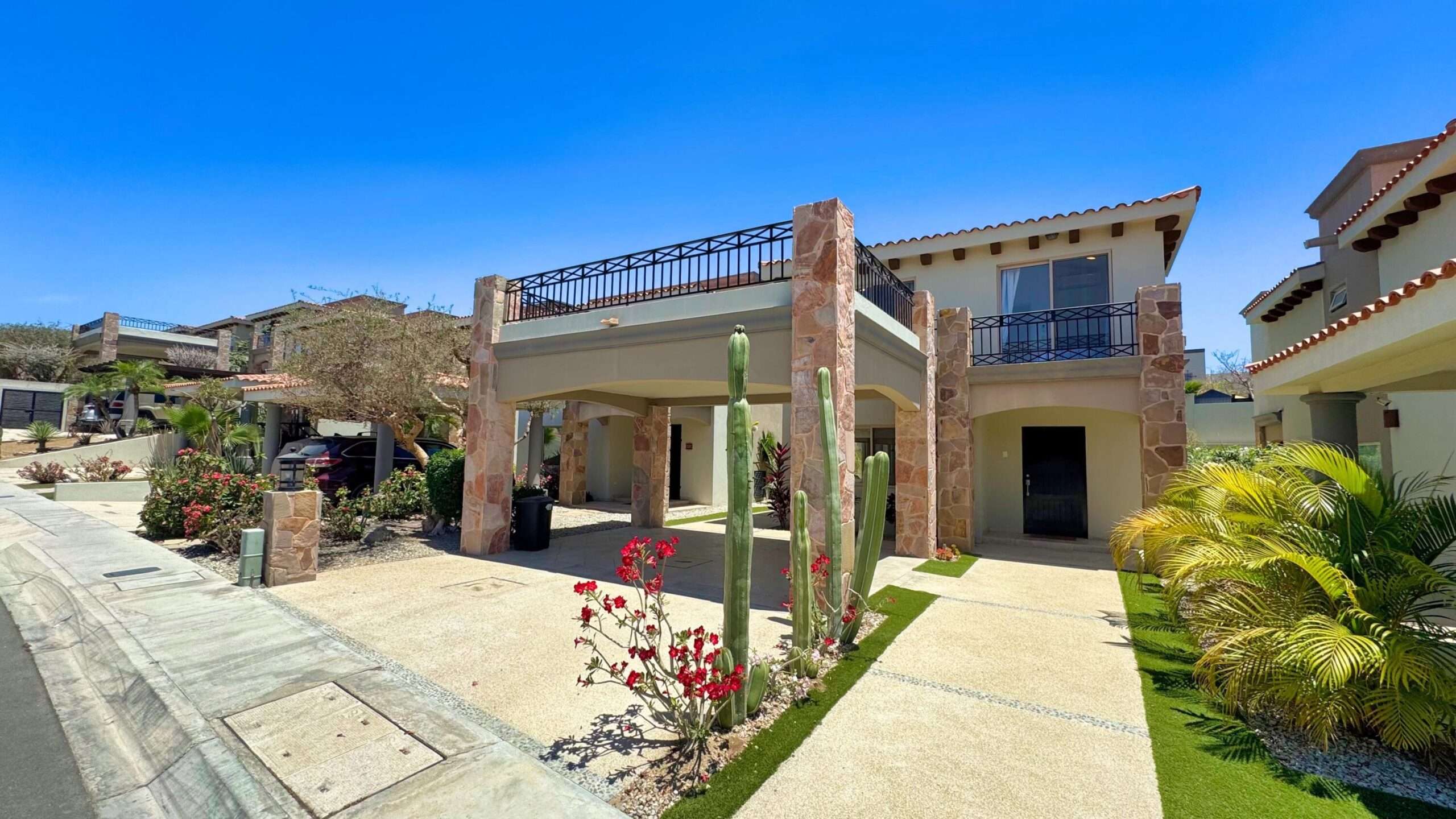 Los Cabos Vista Vela Spacious 3-bedroom, 3.5-bathroom home located just behind Soriana El Tezal. Offered unfurnished, this property features a private rooftop with ocean for sale