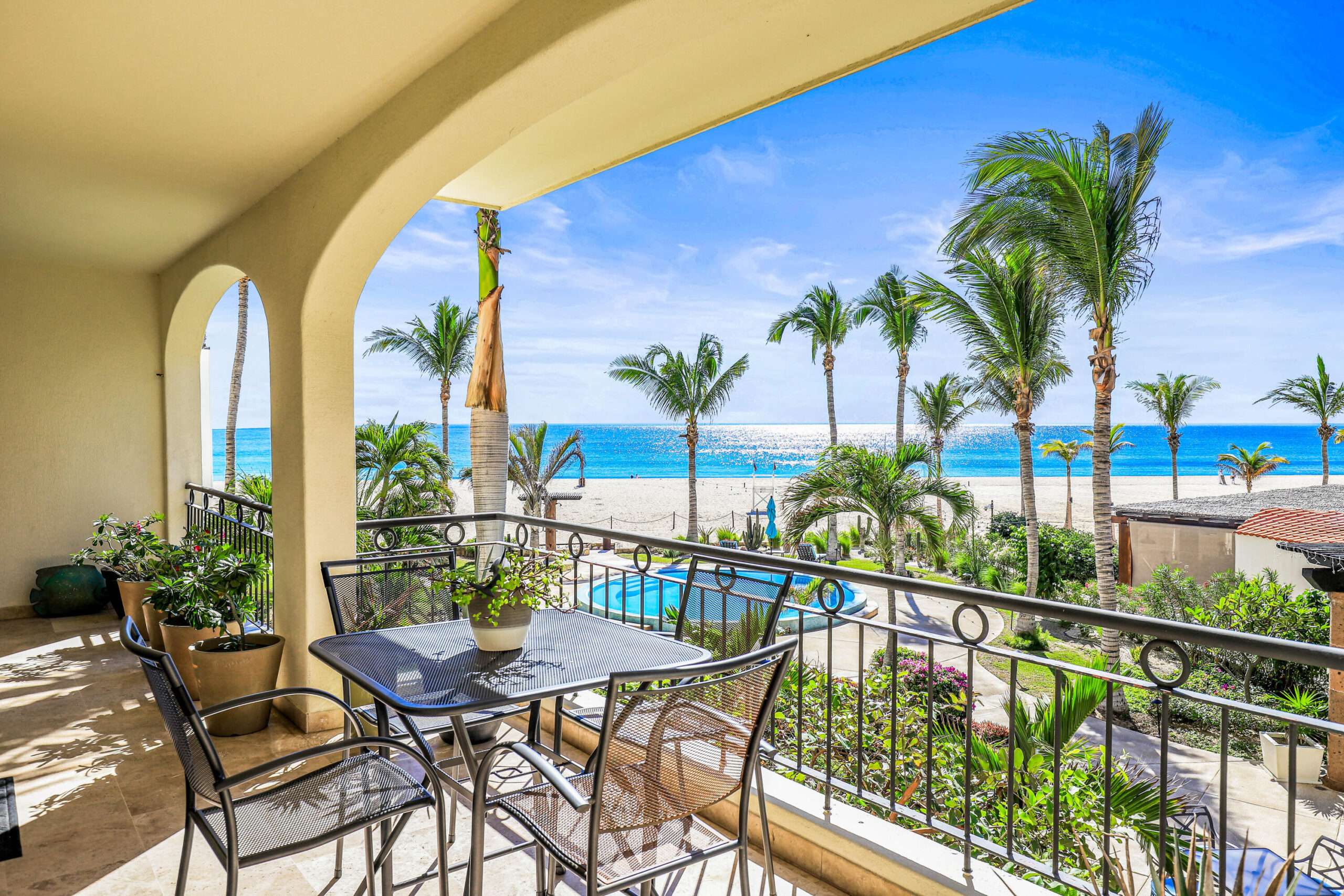 Los Cabos Marea Los Cabos Move-in ready and fully furnished Modern design with spacious, bright interiors Private balcony Amenities include pool, gym, parking, and 24/7 security Just minutes from the beach, close to restaurants, shops, supermarkets, and with easy access to main roads. High Investment Potential Ideal for generating income through short- or long-term rentals in a booming tourist area. for sale