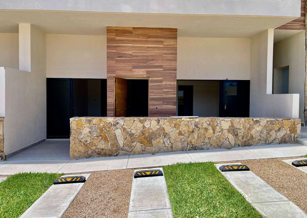3.7 m extra-high ceilings, Cabo Corridor, BS
