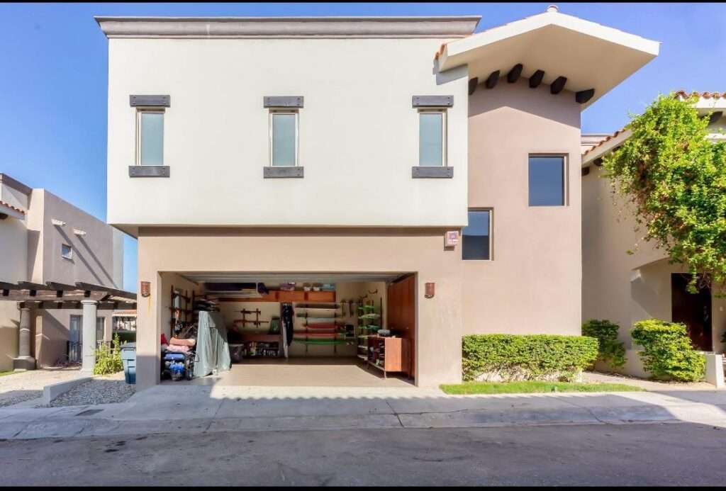Los Cabos Cabo Bello Located in the desirable gated community of Cabo Bello, this duplex residence offers flexibility, privacy, and excellent income potential. Designed as two fully independent living spaces, the property features a total of five bedrooms, two kitchens, and two BBQ areas, ideal for large families or owners seeking to live in one unit while renting the other.One of Cabo Bello's standout features is its swimmable beach, one of the best in the Tezal area, just minutes away. Known for its security and peaceful atmosphere, the community offers gated access and 24/7 surveillance.Conveniently located near Fresko, Costco, Home Depot, and some of Cabo San Lucas' top restaurants, this property is perfect as a full-time residence, vacation home, or smart investment opportunity. – 68 C isla del Carmen 68, Cabo Corridor, BS
