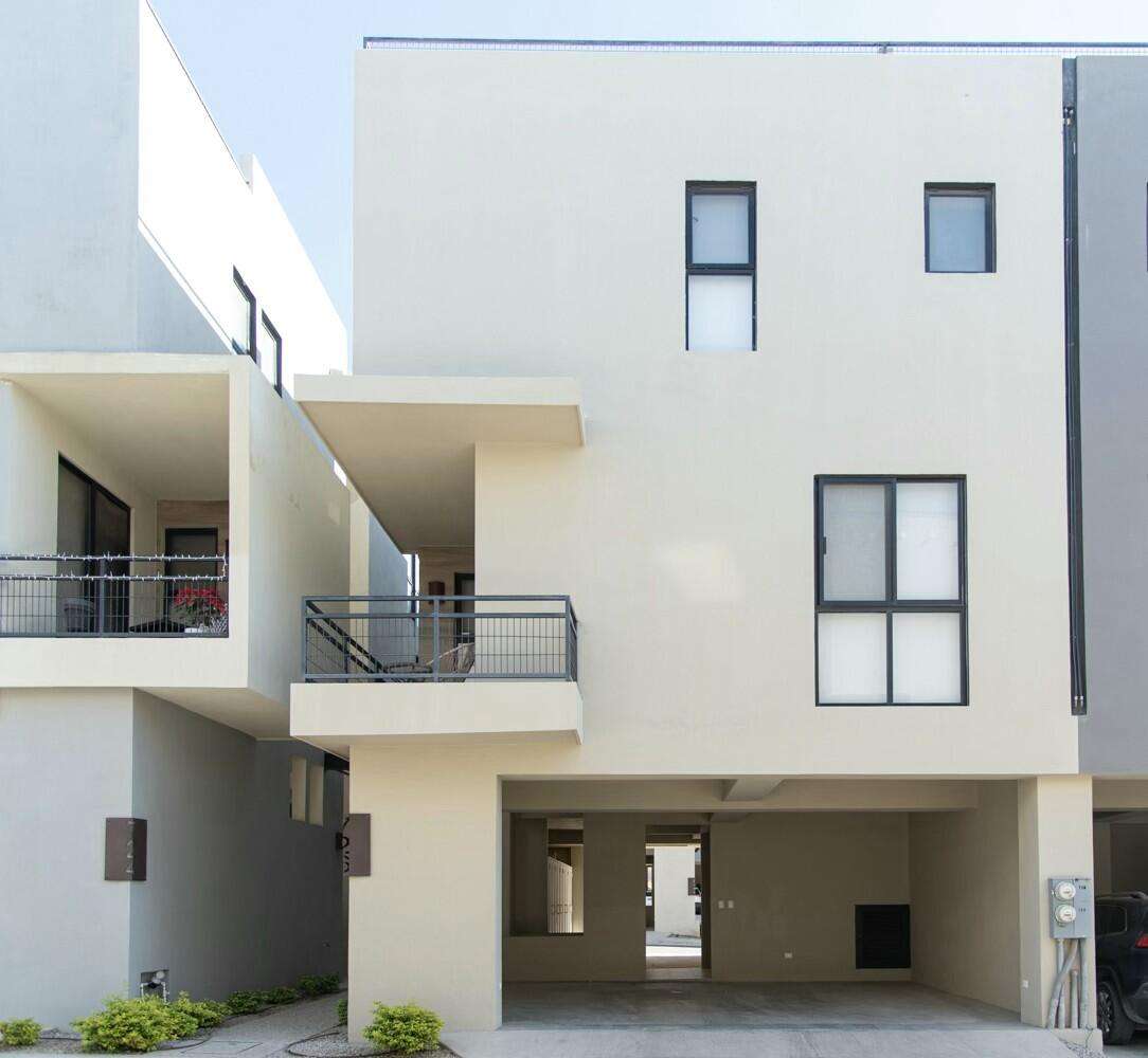 #726 C.Ibiza, Cabo Corridor, BS