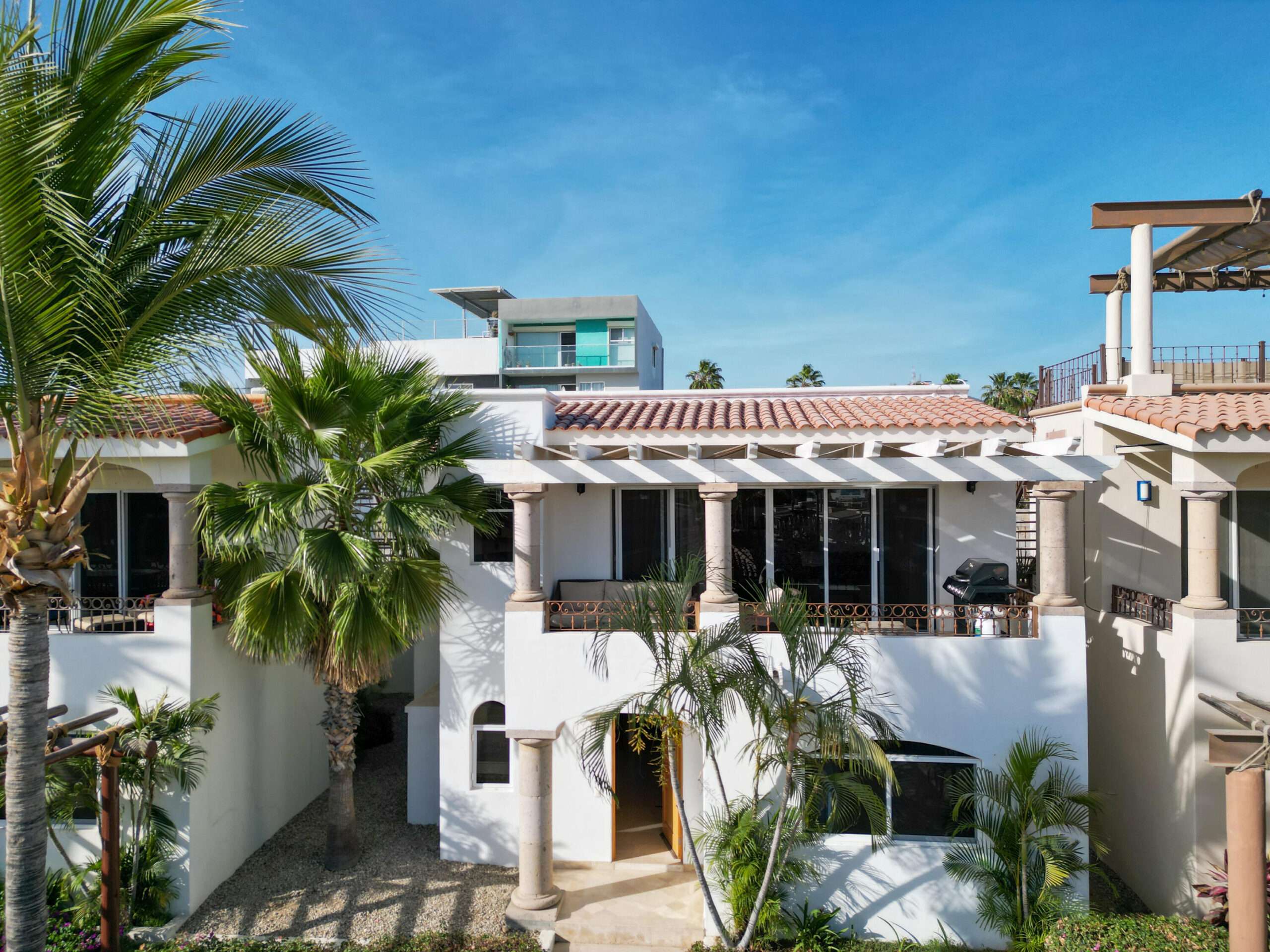 Los Cabos Santa Rosa Strategic Investment in El Zacatal: Dual-Unit Property with High ROI PotentialLocated just one block from the main Blvd. Dr. Ernesto Chánez Chávez, this property is a prime opportunity in one of San José del Cabo's high-demand rental markets. The building features two independent, spacious units designed for modern living.Unit A (2 Bedrooms): A generous layout ideal for small families or professionals. It features a full kitchen with a functional breakfast bar and a complete bathroom.Unit B (1 Bedroom): A cozy, efficient unit perfect for couples or individuals. Includes a kitchen with a built-in bar and a full bathroom. for sale