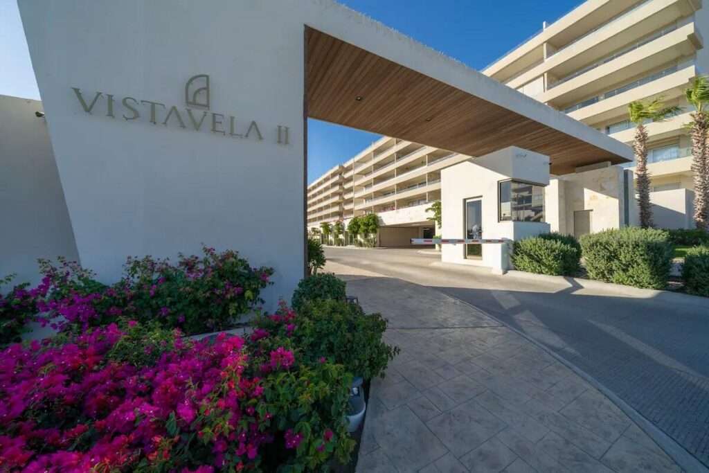 Los Cabos Vista Vella Ii Discover luxury in this stunning PentGarden at Vista Velas II, Cabo San Lucas. This modern apartment offers a perfect blend of elegance and comfort, featuring 2 spacious bedrooms, including a master suite with garden access, a gourmet kitchen, and open living spaces filled with natural light. Enjoy your private garden oasis, ideal for relaxing or entertaining. Residents benefit from top-tier amenities like an infinity pool, fully equipped gym, and 24-hour security. Located minutes from Cabo's beaches, world-class dining, and iconic landmarks, this PentGarden is more than just a property; it's a lifestyle. Don't miss the opportunity to live in one of the most exclusive communities in Cabo San Lucas! This condo has great re – Carretera Transpeninsular Km 4, Cabo Corridor, BS