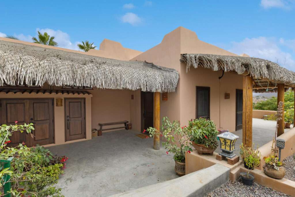 Los Cabos Cerritos Sitting atop its own gentle hill, this beautiful Los Cerritos property offers privacy, panoramic – Casa Manana, Pacific, Pacific, BS