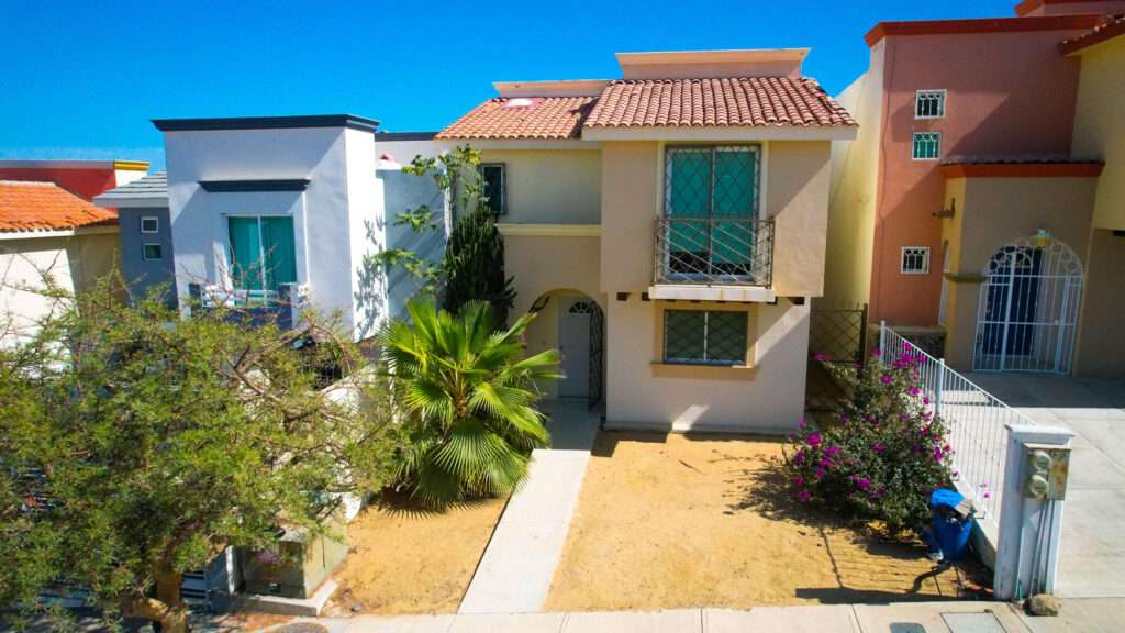Los Cabos Camino Del Mar Be part of the lifestyle incomparable and comfortable living. Located in the best area of the Tezal neighborhood with paved and illuminated streets, short distance to prestiged Del Mar International School, Country Golf course and 5 minutes to the Medano beach. This unit features 2 bedrooms, 2.5 bathrooms, and 2 parking spaces. Also, great amenities such as swimming pool, kids park, gym, and dog park. Be a part of this community and opportunity investment, promising excellent ROI – Colina Los Naranjos, San Jose del Cabo, BS