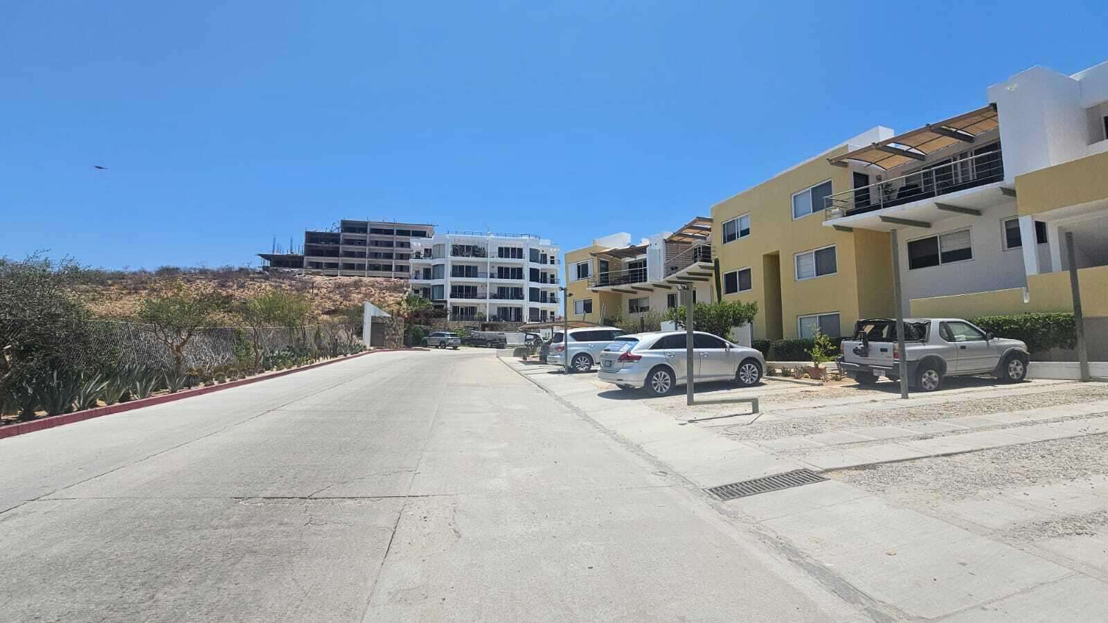 Los Cabos Vista Colorada beautiful condo now available in Cerro Colorado! Beautiful and spacious 2 bedroom, 2 bathrooms apartment in Vista Colorada, Cerro Colorado, San José Corridor. Spacious and well-lit interiors, travertine flooring and modern kitchen with granite countertops. This 2nd level condo comes with a large terrace which leaves the property with even more room for you to enjoy. beautiful sunsets from your terrace as you and your loved ones get ready to enjoy drinks Al Fresco form your terrace in your very own condo in Los Cabos. PRICE ON PESOS for sale