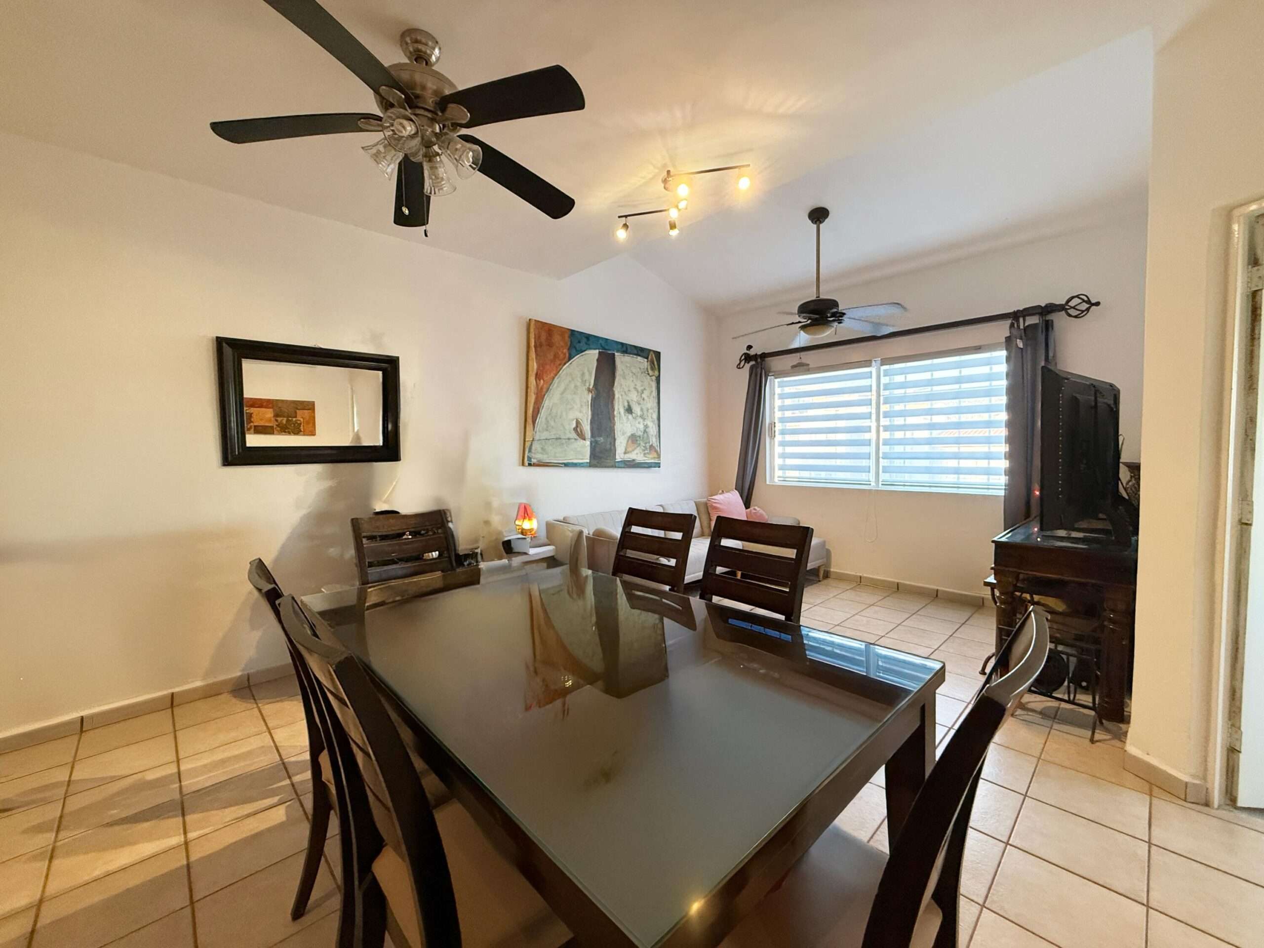Los Cabos Amalfi Fully furnished and professionally equipped, this turnkey property is ready to generate returns immediately. Strategically located in one of the most sought-after areas of El Tezal, just 10 minutes from downtown Cabo San Lucas and the renowned Médano Beach, and 20 minutes from the San José del Cabo tourist corridor, a high-demand area for long- and short-term rentals.This gated community is surrounded by key services that enhance rental appeal, including schools, hospitals, restaurants, and shopping, as well as pedestrian-friendly areas ideal for an active lifestyle. Amalfi offers 24/7 security and resort-style amenities such as tennis courts, swimming pools, and children's playgrounds, ensuring strong market demand, excellent occupancy potential, and long-term value appreciation for sale