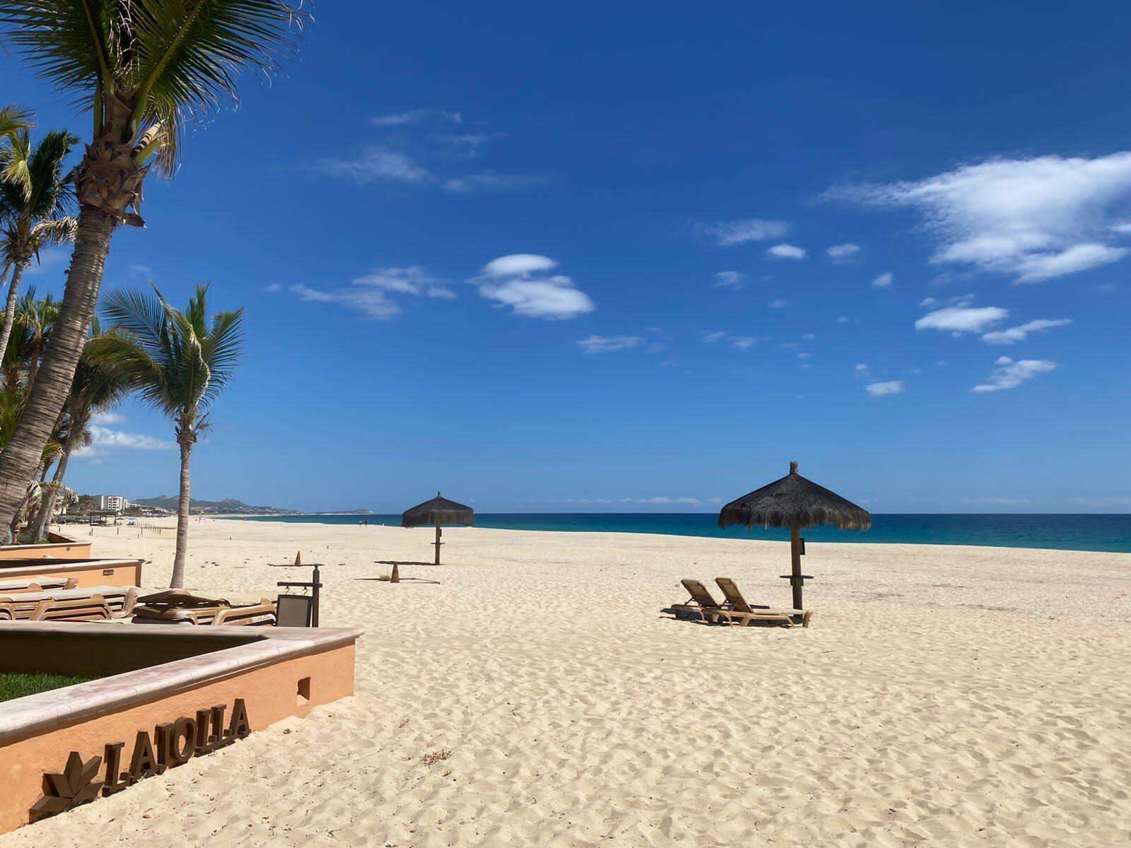 Los Cabos Hacienda Csl Located on Cabo's famous Medano Beach, this luxurious 3-bedroom condo offers a prime opportunity for those seeking a prestigious residence or a high-end investment. With panoramic for sale