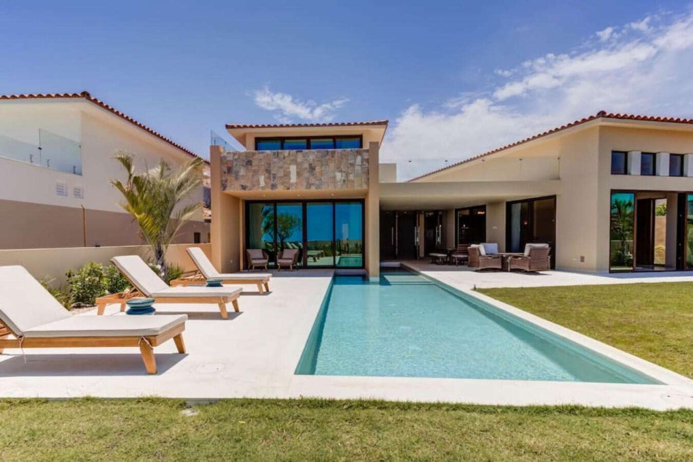 Los Cabos Pedregal Csl Discover Casa Rosa in the exclusive Pedregal of Cabo San Lucas! This cozy home has a proven rental history, ideal for investors or as a second home with high return potential. Its smart layout creates a warm, functional space to enjoy with family or friends. Includes a private room with full bath, perfect for guests or rental income. Located in a gated community with 24/7 security, tennis courts, spa, private beach access, and close to the marina, restaurants, and Cabo's vibrant nightlife. Features a beautiful private pool to enjoy the Los Cabos weather. Casa Rosa blends location, comfort, and profitability. for sale