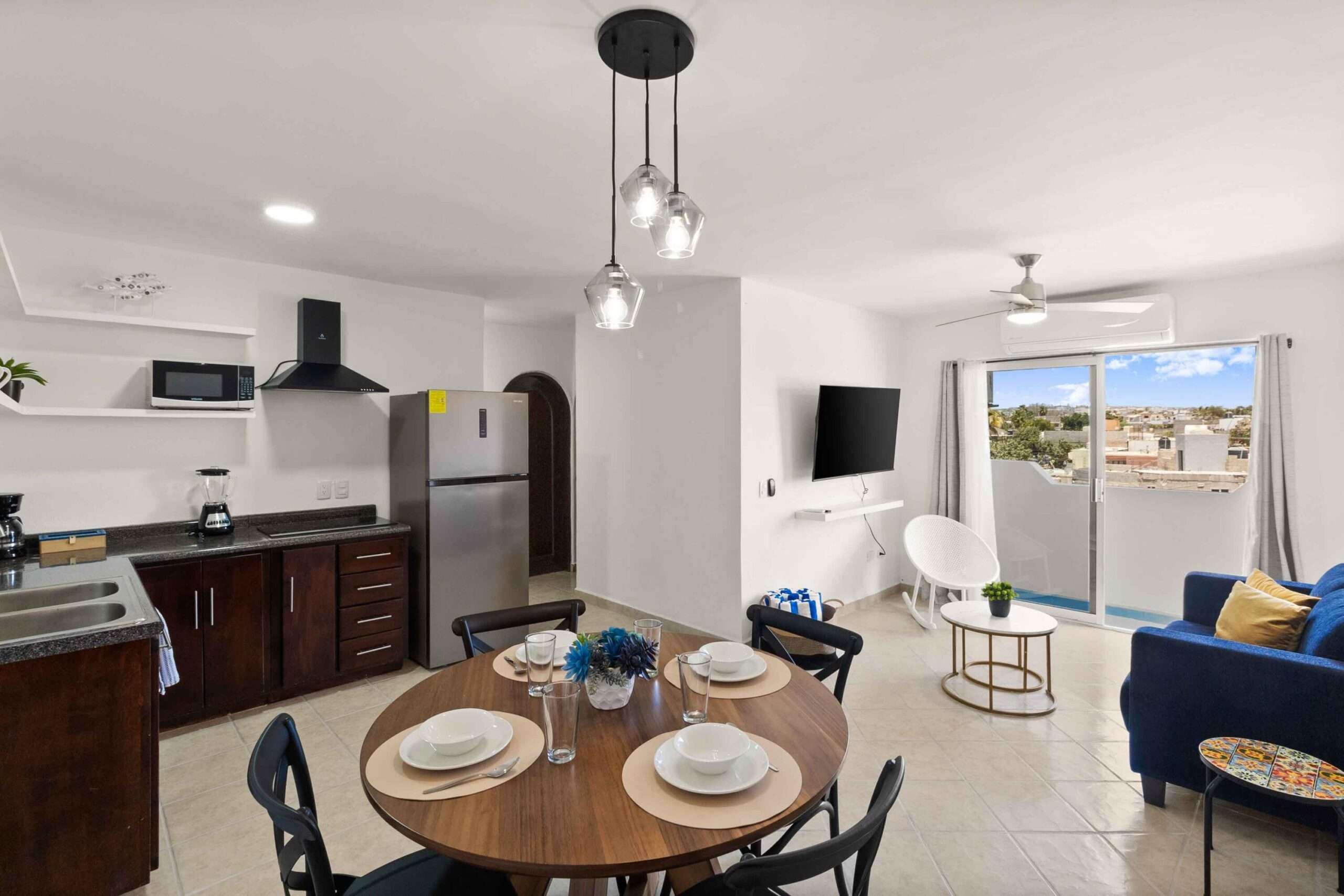 Los Cabos La Isla 2 bedroom2 full bathswith private roof top with BBQ and pergola! If you are looking for and investment, this is perfect the perfect location. Price in pesos for sale