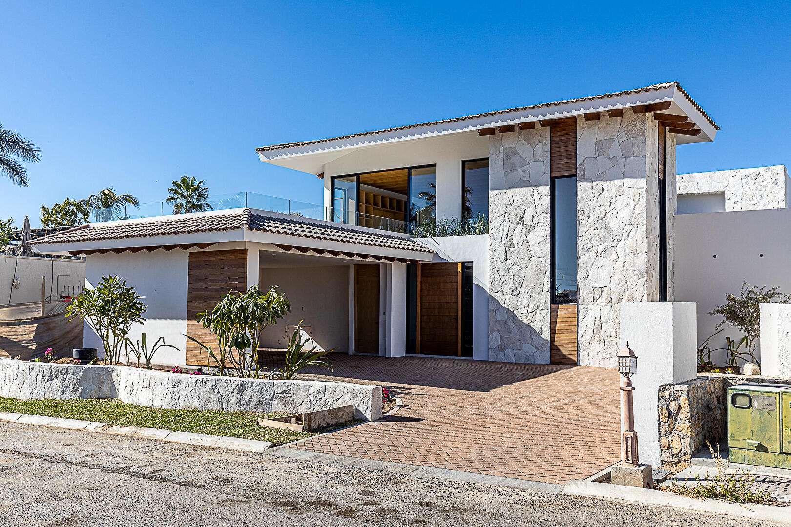 Los Cabos Cabo Colorado Discover modern luxury in this exquisitely designed home, built in 2020 and nestled within the exclusive, beachfront, private gated community of Cabo Colorado in San JosΓ© del Caboβjust 2 miles from Palmilla Beach. Enjoy the convenience of living just steps from a stunning, sandy private beach within the community.With a striking contemporary aesthetic, this residence features gleaming white marble floors, beautifully appointed marble bathrooms, and captivating ocean for sale
