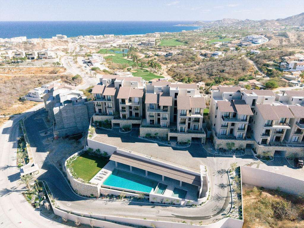 Los Cabos Palmitos Residencial Exceptional ground-floor condo for sale in Palmitos Residencial, located in the growing Jacarandas area of Cabo San Lucas. This fully furnished and professionally decorated 2-bedroom residence offers 151 m² of total space, featuring an oversized private patio ideal for indoor-outdoor living. The condo includes upgraded sliding glass doors and main entrance, high-quality blinds, mini-split A/C units, and a fully equipped kitchen with all appliances included.The community offers a swimming pool, controlled access, and 24/7 security. Conveniently located with quick access to major roads, supermarkets, shopping centers, restaurants, and downtown Cabo San Lucas.Excellent option for full-time living, vacation use, or rental investment with strong rental demand and appreciation potential – S/N Ave Vista Hermosa, San Jose del Cabo, BS