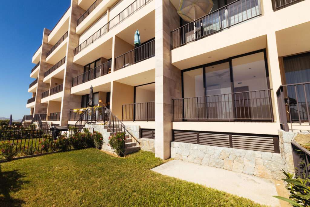 Los Cabos Solaria Brand new Condo for Sale in Solaria Los Cabos - a modern and spacious one-bedroom, two-bathroom residence that blends comfort, style, and functionality. This move-in-ready condo is fully equipped (unfurnished) and features high-quality finishes, an open and generous layout, and a private patio—perfect for adding a small pool or jacuzzi. Located in one of Los Cabos' premier developments, where Airbnb rentals perform exceptionally well, this property is ideal both for full-time living and as a profitable vacation rental. Just 10 minutes from the beach, 15 minutes from the Marina, and close to top restaurants, shops, and essential services, this is a smart investment in paradise. – Solaria Sole Tower, Cabo Corridor, Cabo Corridor, BS