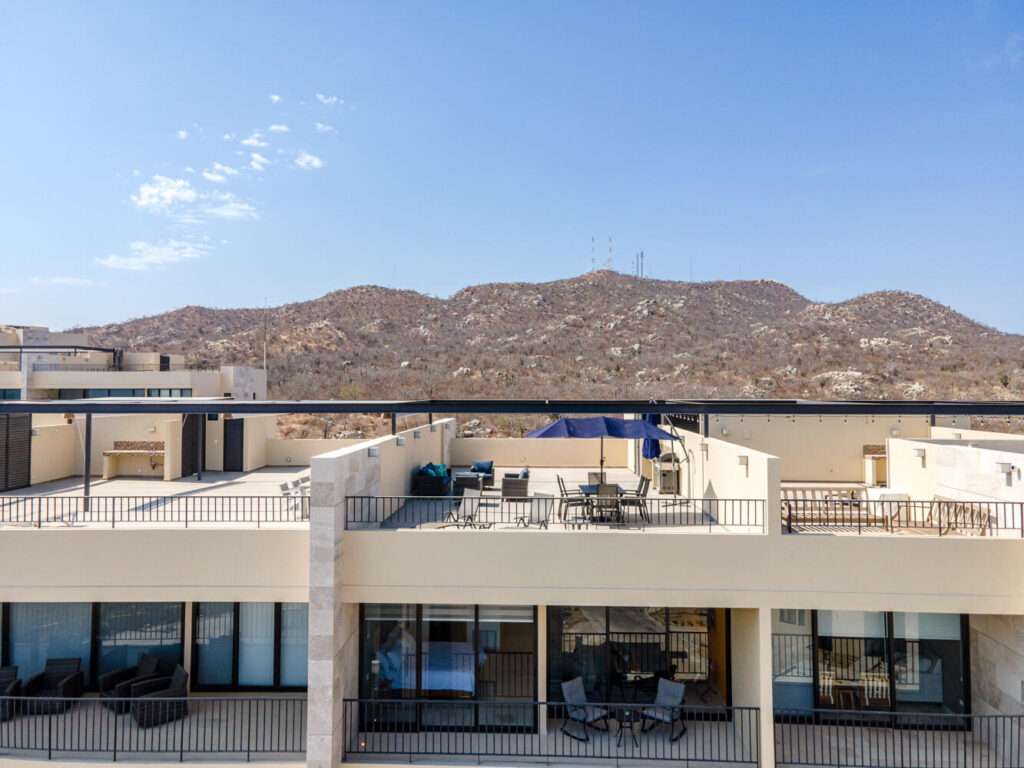 Los Cabos Camino Del Mar Beautiful Townhome - This Townhome in Camino del Mar, El Tezal, offers unmatched value. Enjoy modern interiors, a rooftop terrace with iconic – Solaria Turnkey Penthouse, Cabo Corridor, BS