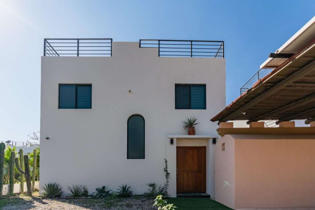 Los Cabos La Cima This House perfectly located in El Tezal Cabo San Lucas offer less than 5 minutes drive to El medano beach, costco, Soriana super market(24hrs) school, hospital walmart and many restaurants, with also ocean – Villa 21 Cluster 4, Cabo Corridor, BS