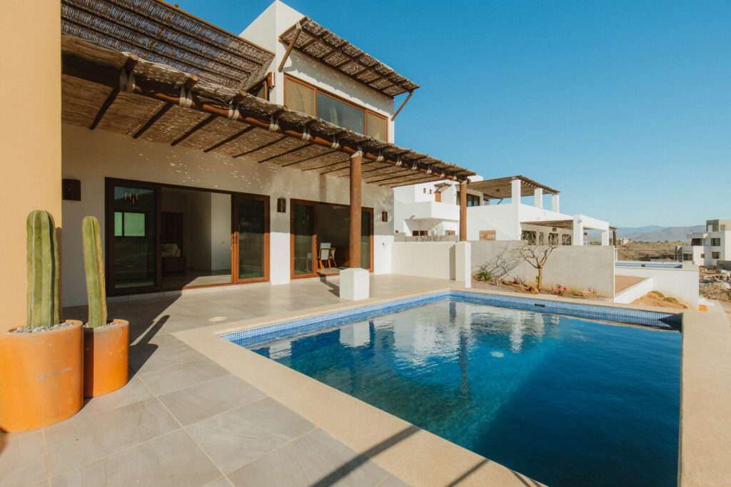 Los Cabos Sjd-Inland/Golf:Gen Incredible property with a 3 bedroom unit and 3 additional detached and independent access rental units on the top level, plus a restaurant set up construction on the lower level, Few steps from La Comer and right in front of Fonatur play ground. A short walk to San Jose del Cabo beach, and less than 10 minutes away from Downtown San Jose.This property has great rental potential as well as turn the local section as restaurant. Don't miss the opportunity to invest in this property with multiple benefits. – Villa del Mar Gavilan, Pacific, Pacific, BS
