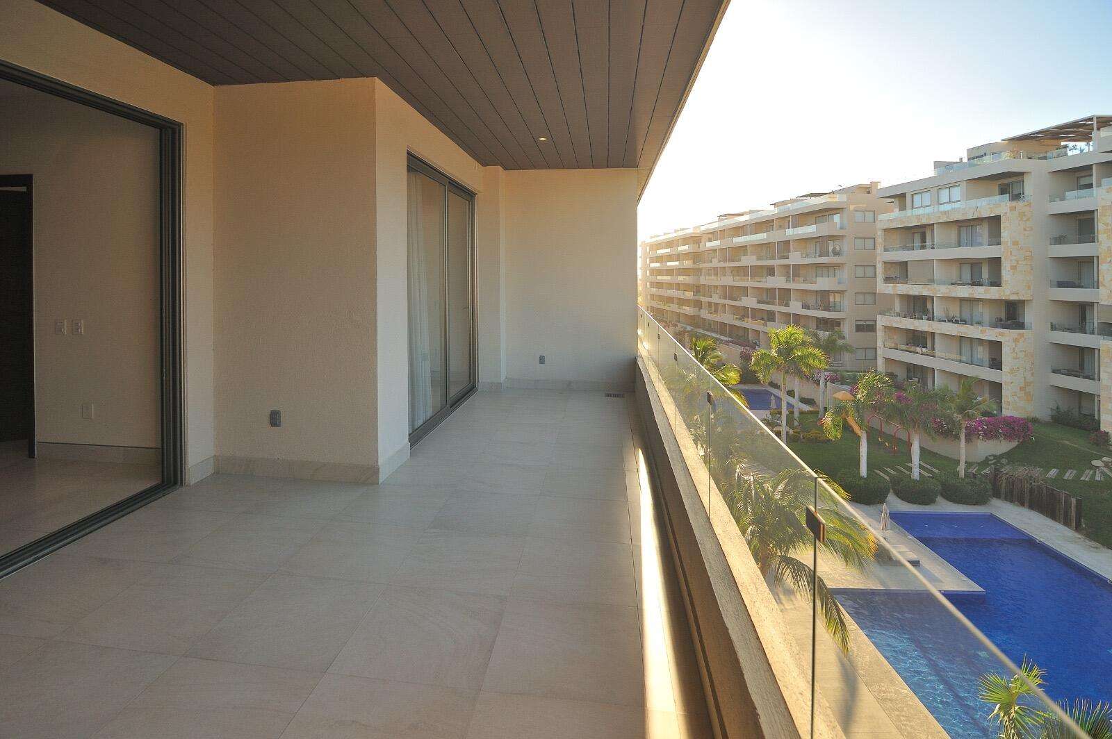 Los Cabos Vista Vela Iii This 2-bedroom condo in Vistavela 3 stands out for its layout, condition, and prime location within one of the most established communities in El Tezal.Delivered fully equipped, including A/C, kitchen, and appliances , it's move-in or rental ready with minimal additional investment.Residents enjoy resort-style amenities such as pools, gym, tennis courts, and a clubhouse, all within a gated community with controlled access. Conveniently located near Costco, Soriana, and the beach.A practical opportunity for buyers seeking comfort, convenience, and long-term value in Los Cabos. for sale