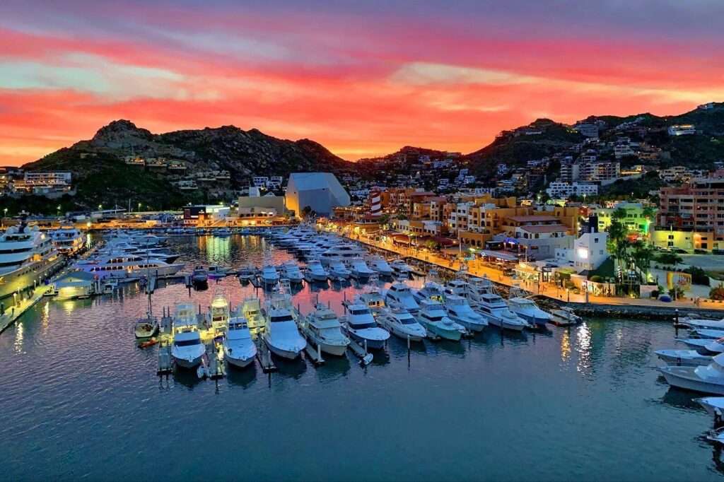 Los Cabos Csl Near Bch &Mar:Gen This is one of the nicest condos you'll see on the market. Five min. away from the Marina and close to El Pedregal. The upgrades, furnishings, and artwork alone are valued at over – PRIVADA DEL AGUA S/N, Cabo San Lucas, BS